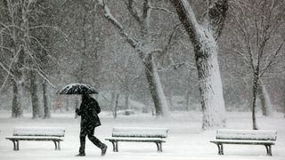 Česko čeká už v únoru aprílové počasí. Sníh se změní v déšť a zase naopak